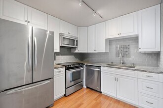 200 McNeil Ln in Newport Beach, CA - Building Photo - Building Photo