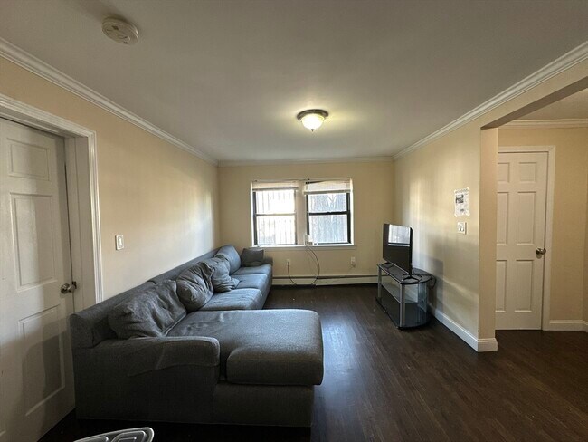 435 Walnut Ave in Boston, MA - Building Photo - Building Photo