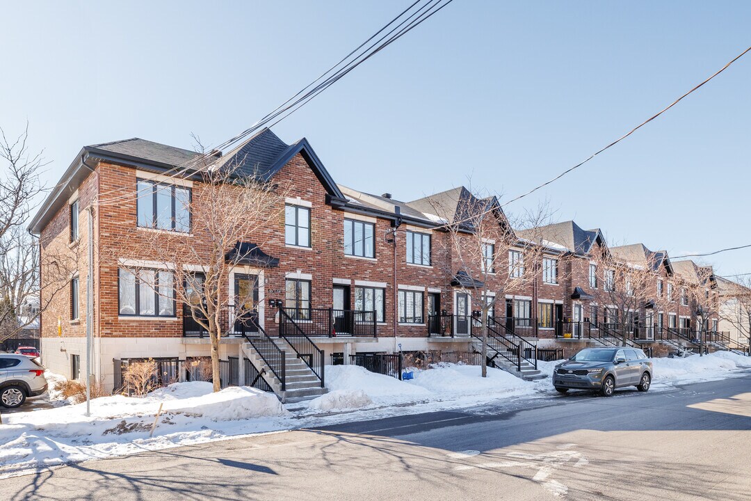 482 Léo-Lacombe Av in Laval, QC - Building Photo
