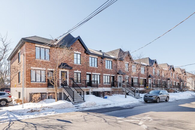 482 Léo-Lacombe Av
