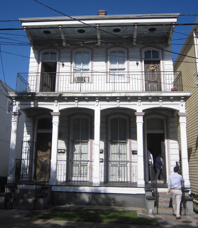 2005-2007 Baronne St