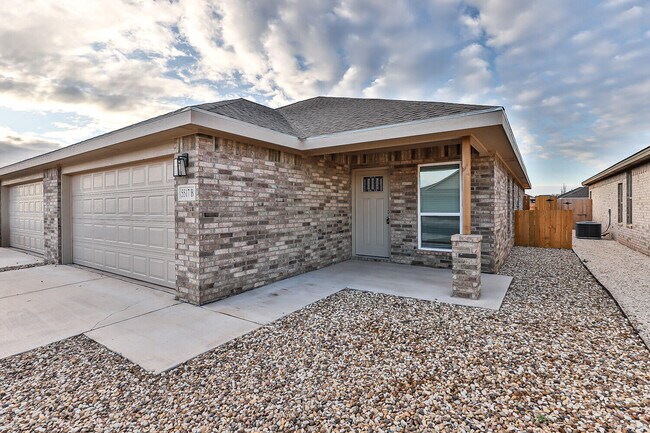 property at 5517 Kemper St