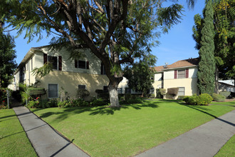 Green Brier Apartments in Santa Ana, CA - Building Photo - Building Photo