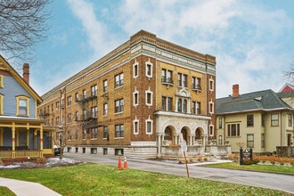 The Grand Alexander in Rochester, NY - Foto de edificio - Building Photo