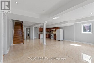 162 Fred Young Dr in Toronto, ON - Building Photo - Building Photo