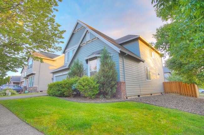 property at 2727 N Crater Ln