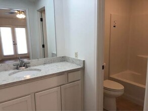 4557 Summerdale St in Lake Charles, LA - Building Photo - Building Photo