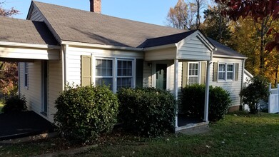 3319 S Elm Eugene St in Greensboro, NC - Building Photo - Building Photo