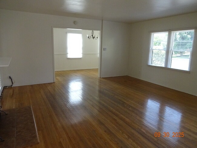 35 Palm Ct in Santa Paula, CA - Building Photo - Building Photo