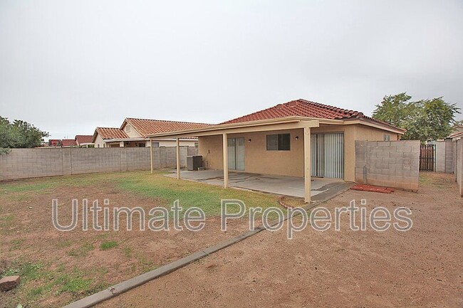 11813 W Edgemont Ave in Avondale, AZ - Building Photo - Building Photo