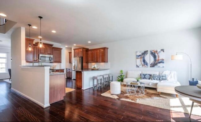 43366 Wayfarer Sq in Chantilly, VA - Building Photo - Building Photo