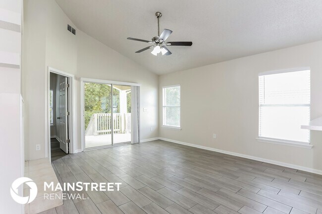 1097 Cherry Point Way in Jacksonville, FL - Foto de edificio - Building Photo