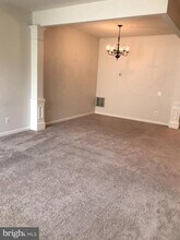 6347 Dunn Ct in Springfield, VA - Building Photo - Building Photo