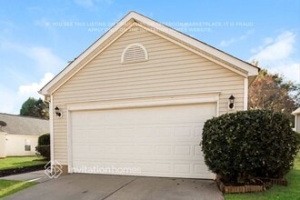 9906 Sweet Plum Dr in Charlotte, NC - Foto de edificio - Building Photo