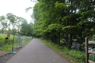 West Woods Place Apartments in Hamden, CT - Foto de edificio - Building Photo