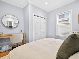 1576 Cambridge St, Unit 1R in Cambridge, MA - Building Photo