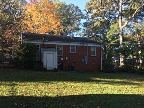 7716 Dobbin Rd in Richmond, VA - Building Photo - Building Photo