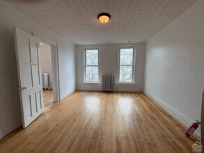 612 Warren St in Hudson, NY - Building Photo - Building Photo