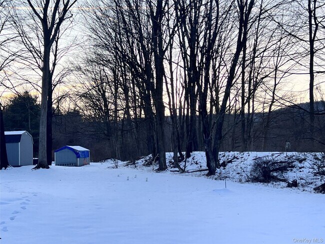 13 Herlings Rd in Wurtsboro, NY - Building Photo - Building Photo