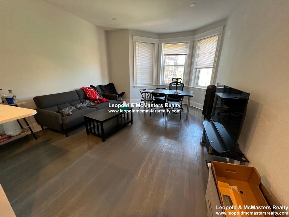 112 Queensberry St, Unit A in Boston, MA - Foto de edificio