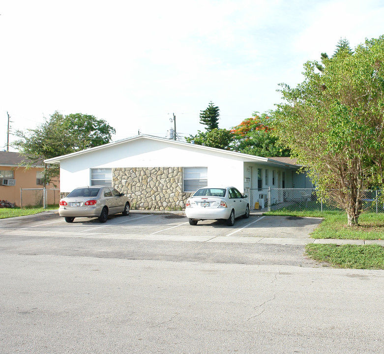 5224 NW 16th St in Fort Lauderdale, FL - Building Photo