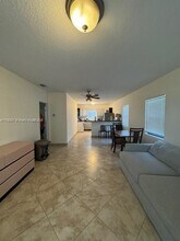 2000 Monroe St in Hollywood, FL - Building Photo - Building Photo