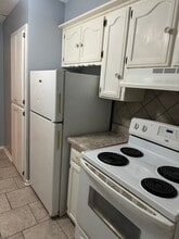 3011 W Wilshire Blvd, Unit Wilshire in Oklahoma City, OK - Building Photo - Building Photo