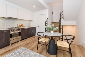 1288 Howard St, Unit 331 in San Francisco, CA - Building Photo - Building Photo