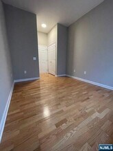 333 Willow St, Unit 402 in Teaneck, NJ - Building Photo - Building Photo