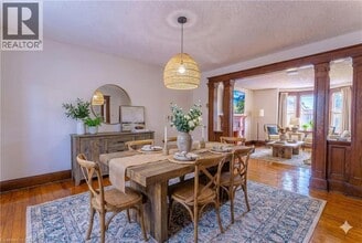 1369 Main St E in Hamilton, ON - Building Photo - Building Photo