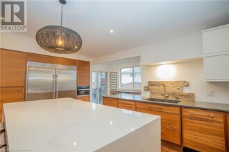 229 Westview Ct in Kitchener, ON - Building Photo - Building Photo