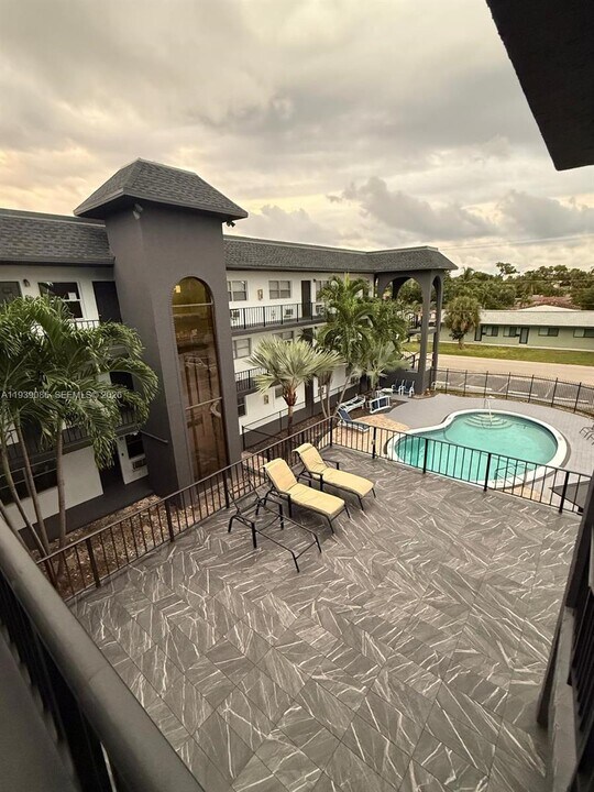 1100 NE 9th Ave in Fort Lauderdale, FL - Foto de edificio