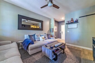 1910 E Palm Ave, Unit 10310 in Tampa, FL - Building Photo - Building Photo