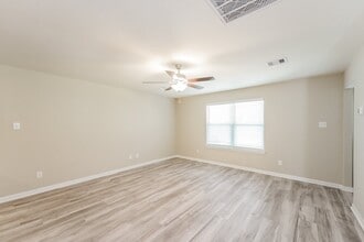 25072 Authors Dr in Magnolia, TX - Building Photo - Building Photo