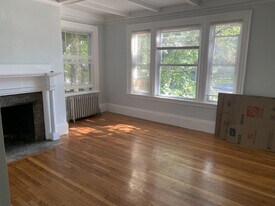 1789 Commonwealth Ave, Unit 1T in Boston, MA - Building Photo