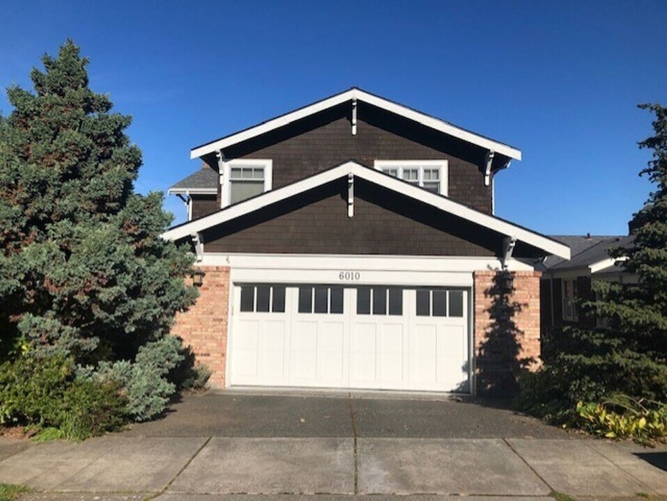6010 NE 61st St in Seattle, WA - Building Photo