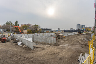 Stadium Plaza in Edmonton, AB - Building Photo - Building Photo