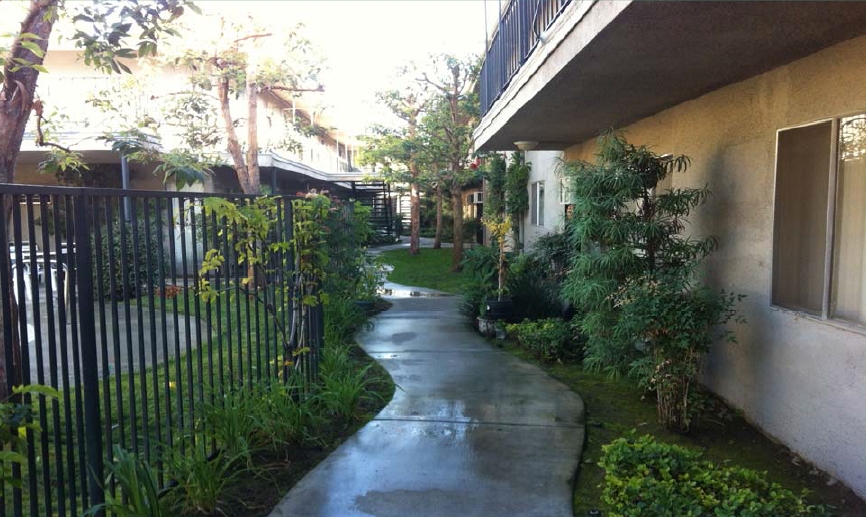 Centerpointe Apartment Homes in Whittier, CA - Building Photo