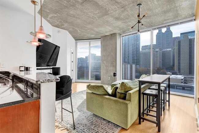400 W Peachtree St NW, Unit 1211 in Atlanta, GA - Building Photo - Building Photo