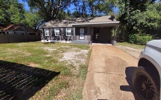3994 Oak Cliff Rd in Memphis, TN - Building Photo