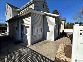 1795 Canal St in Northampton, PA - Building Photo