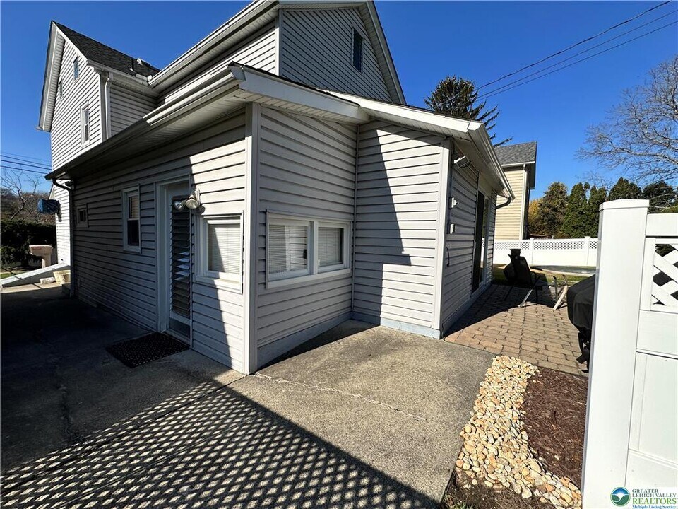 1795 Canal St in Northampton, PA - Building Photo