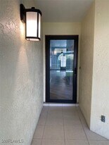 10798 Regent Cir in Naples, FL - Building Photo