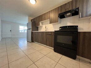 1610 N 25th St in Fort Pierce, FL - Building Photo - Building Photo