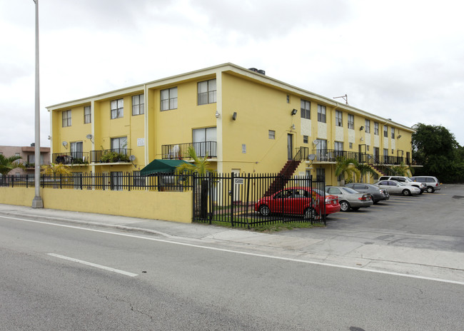 Sunnyside Apartments in North Miami, FL - Building Photo - Building Photo