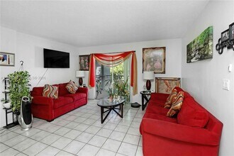 8640 SW 212th St, Unit 303 in Cutler Bay, FL - Building Photo - Building Photo