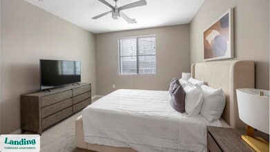 402 W Lincoln St, Unit 242 in Phoenix, AZ - Building Photo - Building Photo