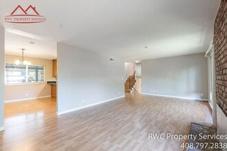 1050 Oaktree Dr in San Jose, CA - Building Photo - Building Photo