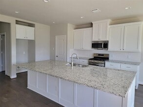 406 Hunters Xing Dr in Sealy, TX - Building Photo - Building Photo