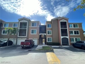 1190 Reserve Way in Naples, FL - Foto de edificio - Building Photo